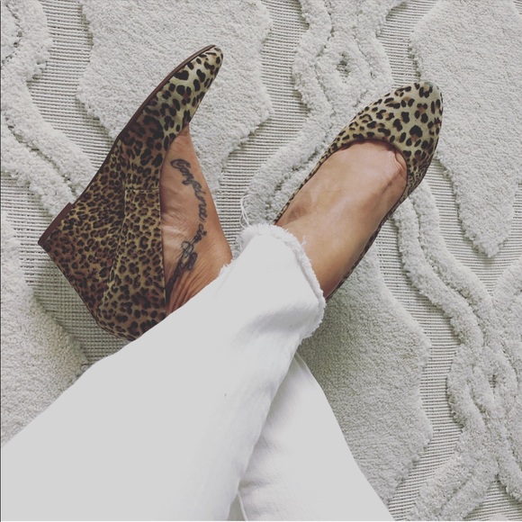 Express Shoes - Express Cheetah print pointed toe wedges sz: 7